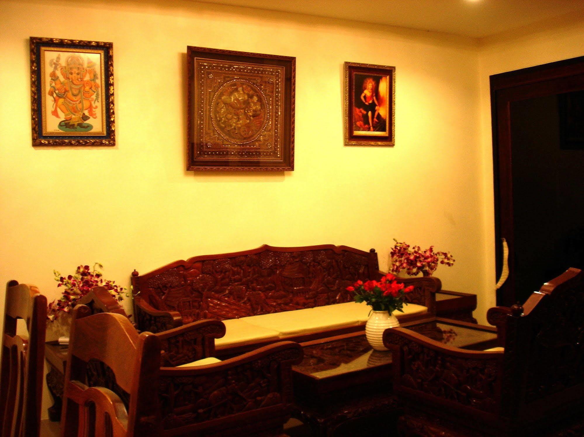 The Bang Khun Phrom Suites Bangkok Kültér fotó